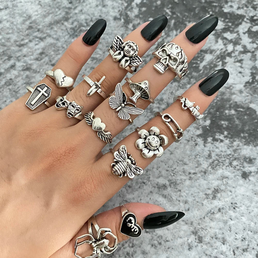 Bague vintage gothique en forme de tête de mort et d'ange pour femme, style hip-hop, couleur argent, papillon, cœur, tendance 2021