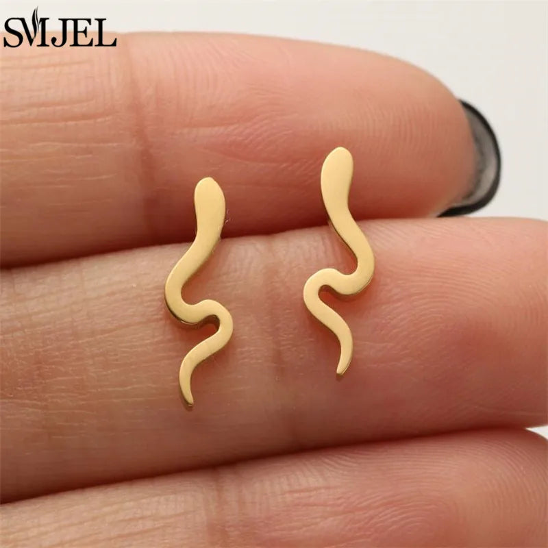 Boucles d'oreilles en acier inoxydable doré pour femmes, minimalistes, motif feuille, papillon, abeille, bijoux tendance motif crâne et chat, cœur, musique, clous d'oreilles - VALDIS™