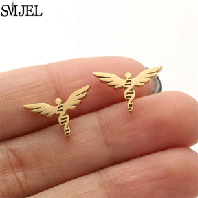 Boucles d'oreilles en acier inoxydable doré pour femmes, minimalistes, motif feuille, papillon, abeille, bijoux tendance motif crâne et chat, cœur, musique, clous d'oreilles - VALDIS™